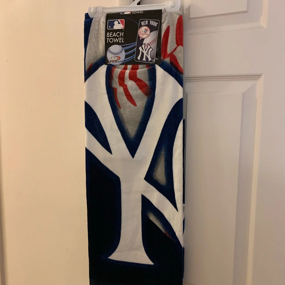 New York Yankees Beach Towel - Red, Blue, White
